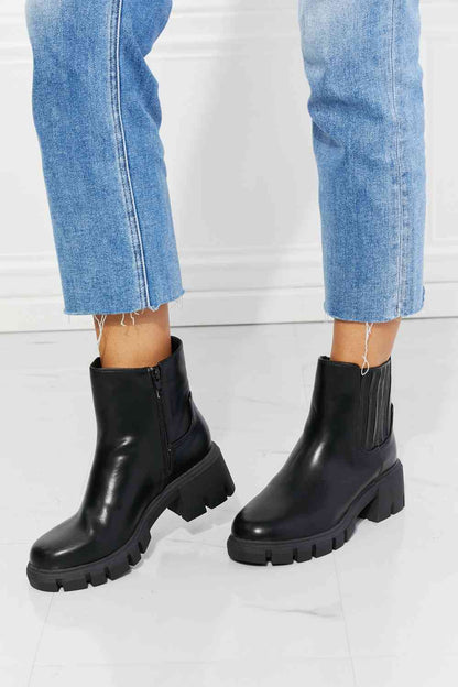 MMShoes What It Takes Lug Sole Chelsea Boots in Black