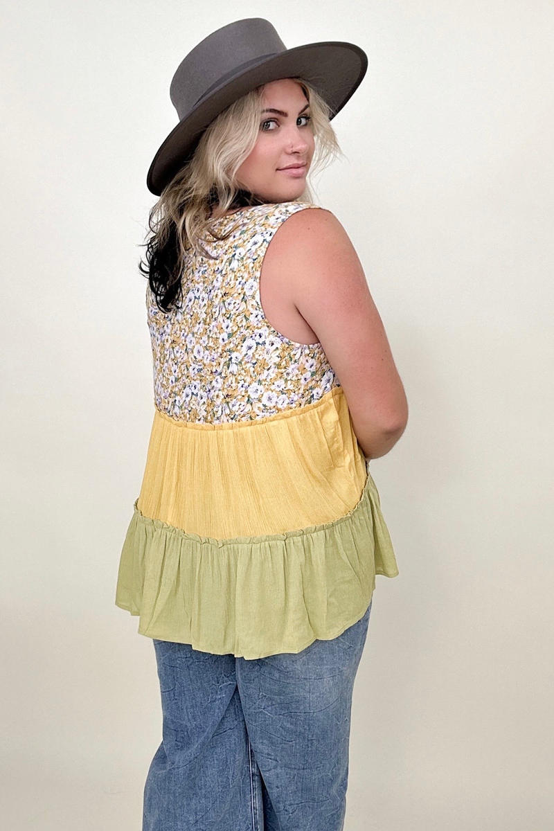 Gigio Floral Color Block Tiered V-Neck Top