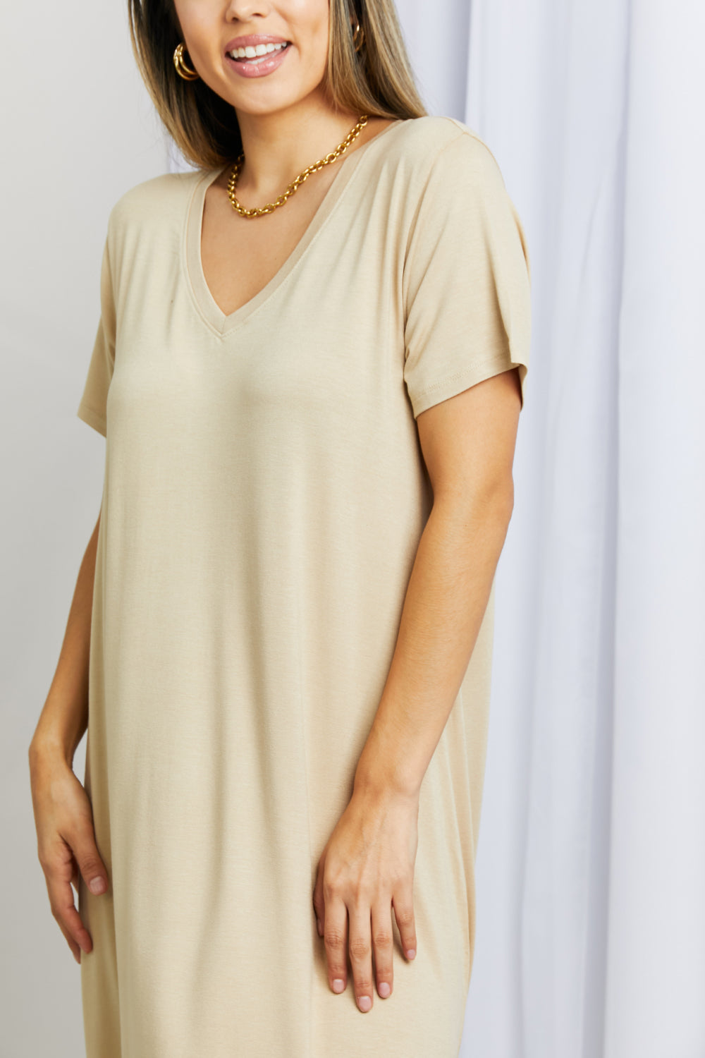 HYFVE V-Neck Short Sleeve Curved Hem Dress in Caffe Latte (T) Mischa Lottie