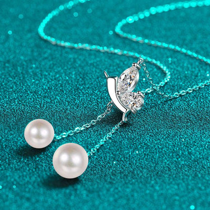 Natural Freshwater Pearl Butterfly-Shaped Moissanite Pendant Necklace